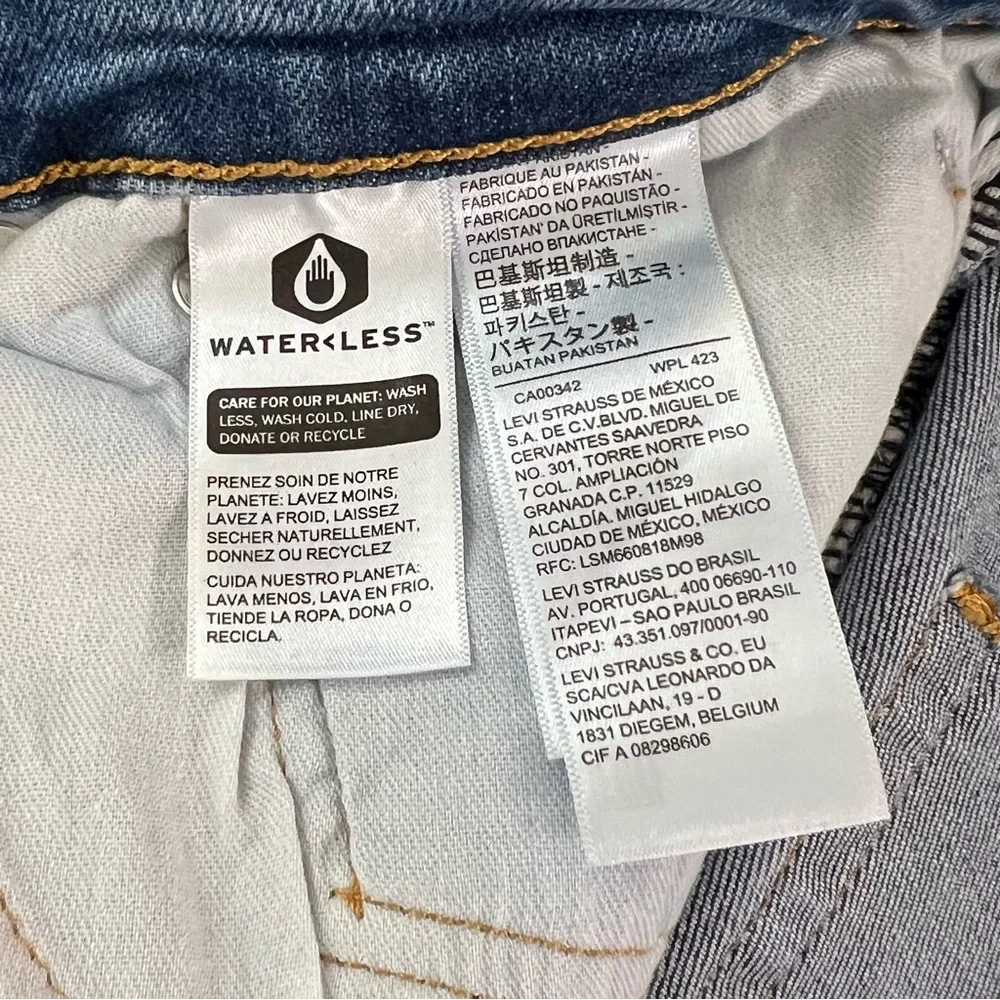 Levis true classic—these